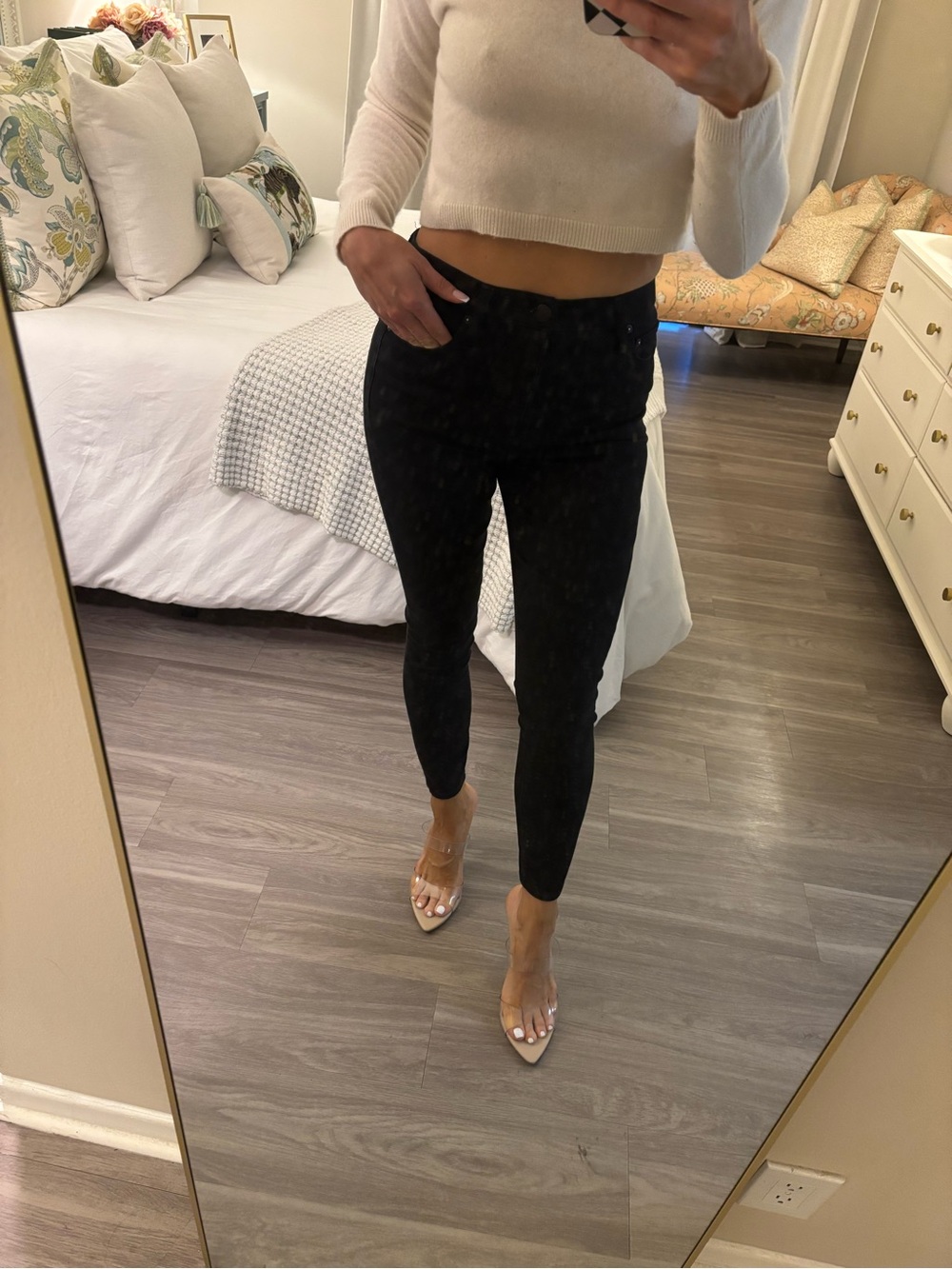 🖤 Alice + Olivia High-Rise Skinny Jeans – Black w/ Red Stitching, Size 27